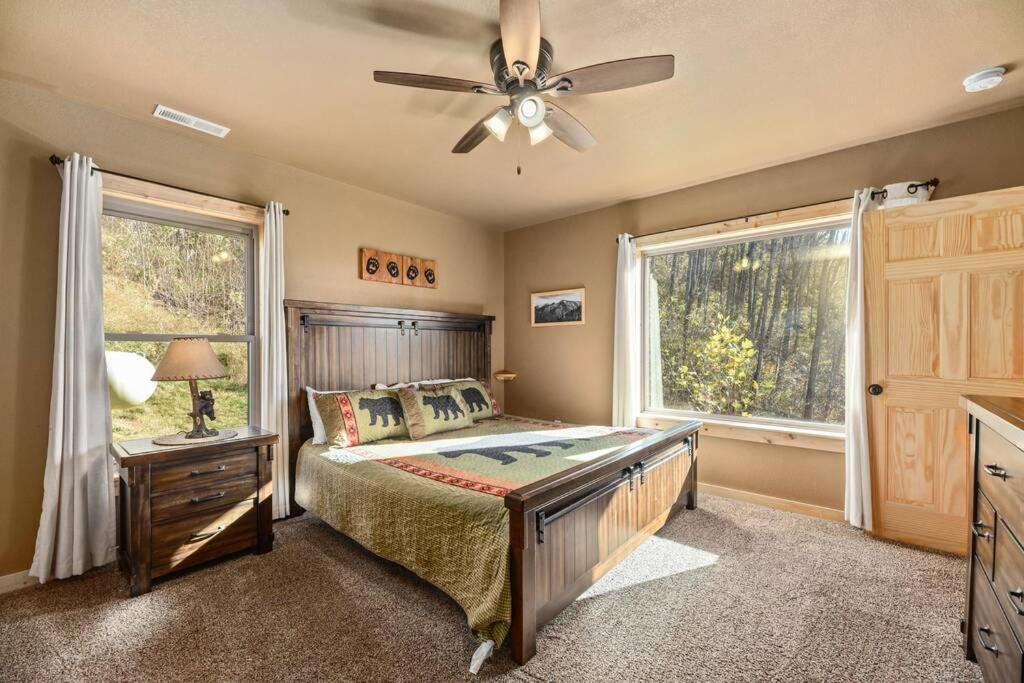 Walnut Ridge Cabin. Sleeps 7-11! Hot Tub, Pool Table, Minutes To Downtown Gatlinburg! Екстер'єр фото