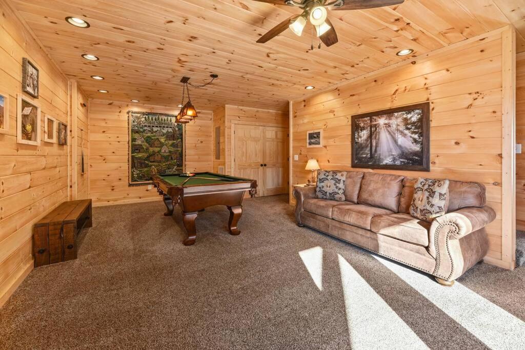 Walnut Ridge Cabin. Sleeps 7-11! Hot Tub, Pool Table, Minutes To Downtown Gatlinburg! Екстер'єр фото